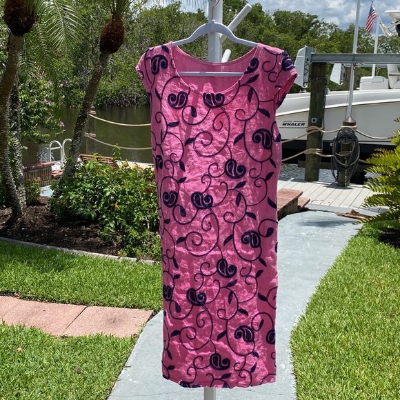 Italian 100% linen dress with navy blue embroidered detail cap sleeves, pockets - Picture 1 of 12